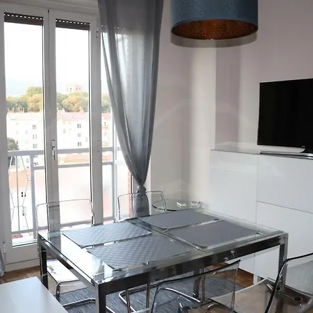 Ir Panoramic アパート